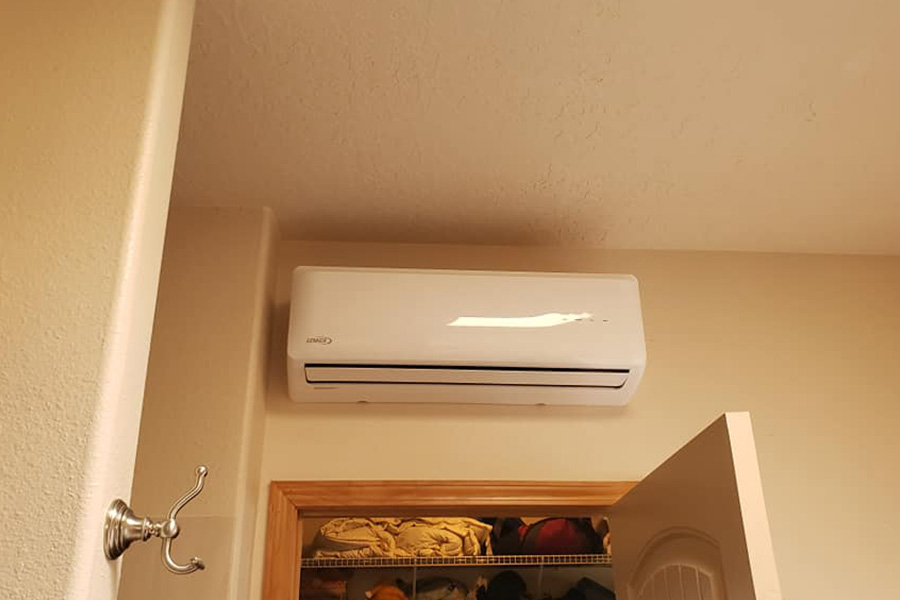 Wall mounted mini split air conditioner